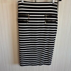 Joseph Ribkoff Black and White Midi Pencil Skirt with gold zippers size‎ 6